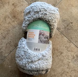 Bella Russo Teddy Sherpa Faux Fur Throw Blanket 50" x 60"